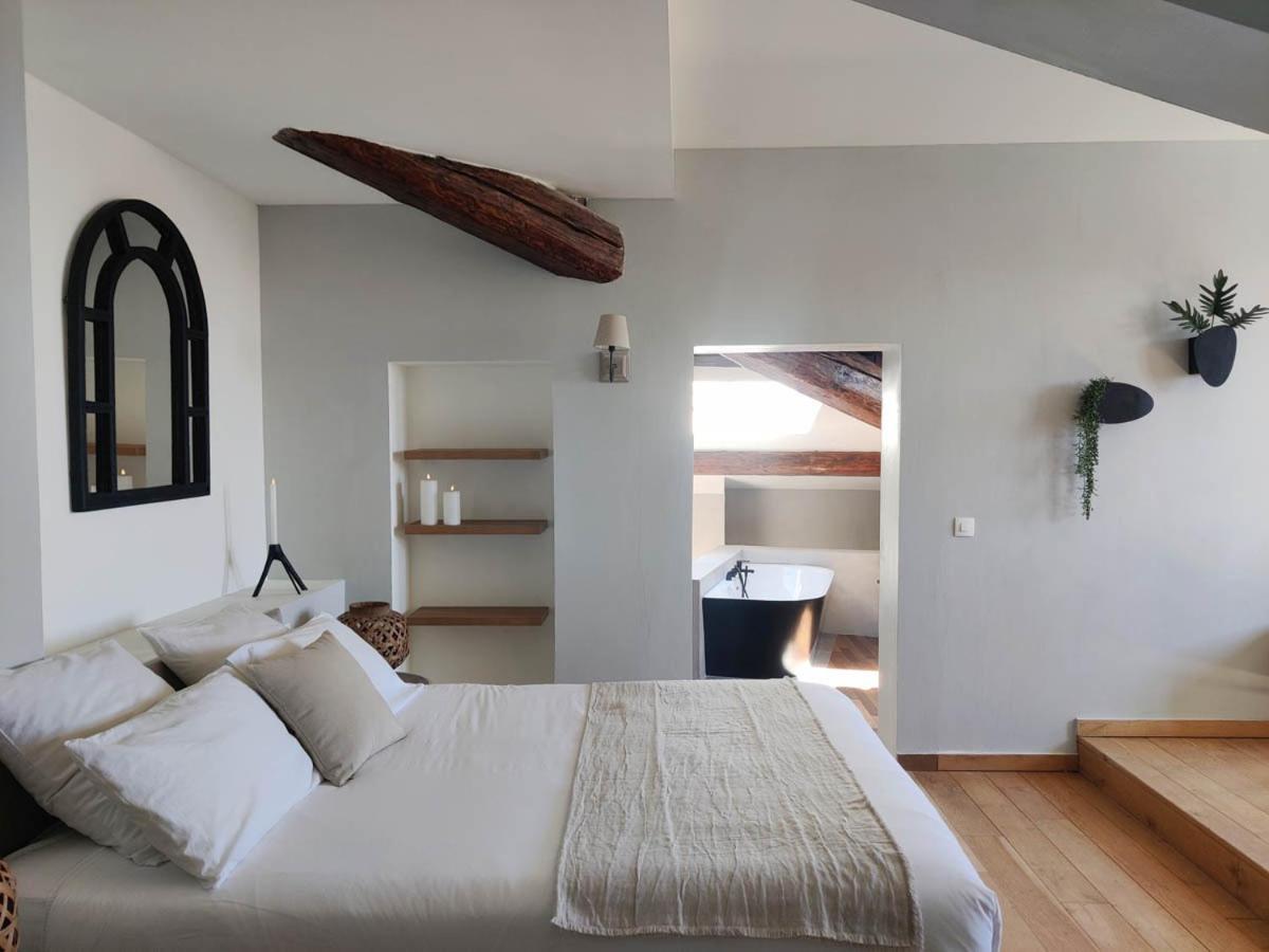Chambres D'Hotes - Bed And Breakfast Les Palmiers Meze Bagian luar foto