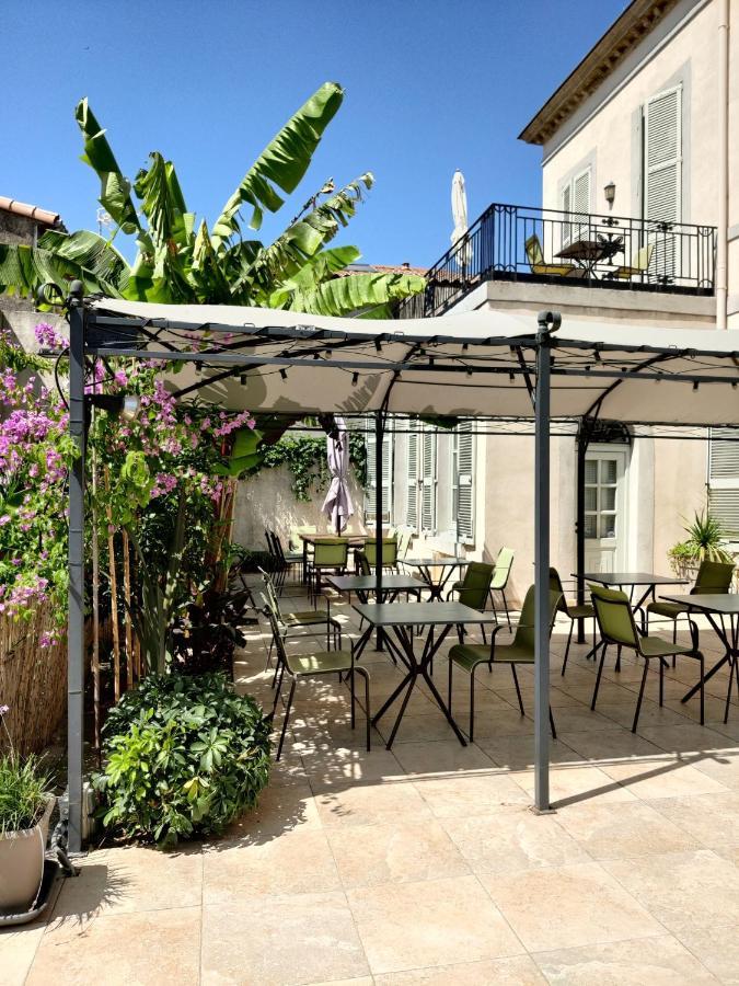 Chambres D'Hotes - Bed And Breakfast Les Palmiers Meze Bagian luar foto