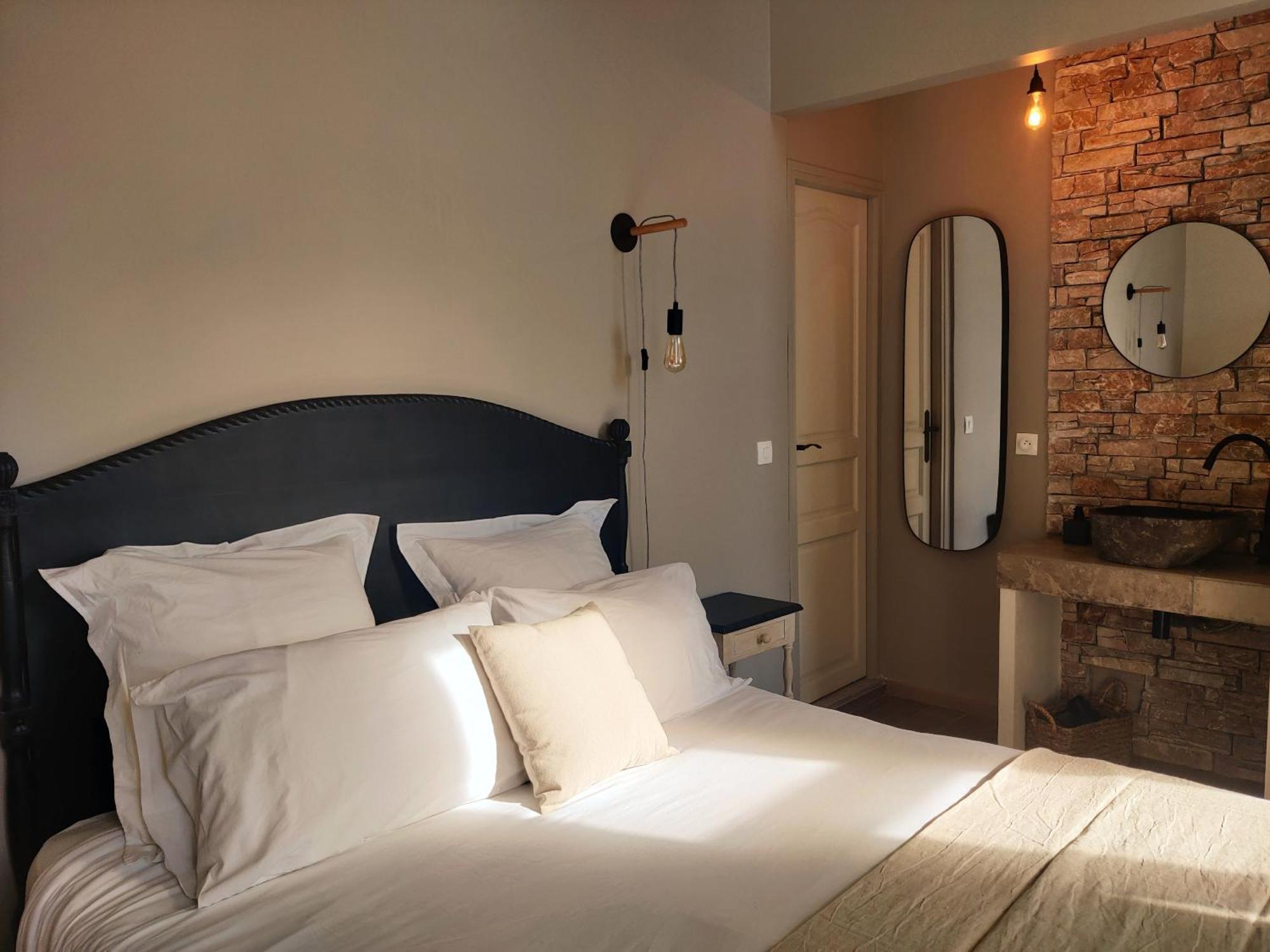 Chambres D'Hotes - Bed And Breakfast Les Palmiers Meze Bagian luar foto