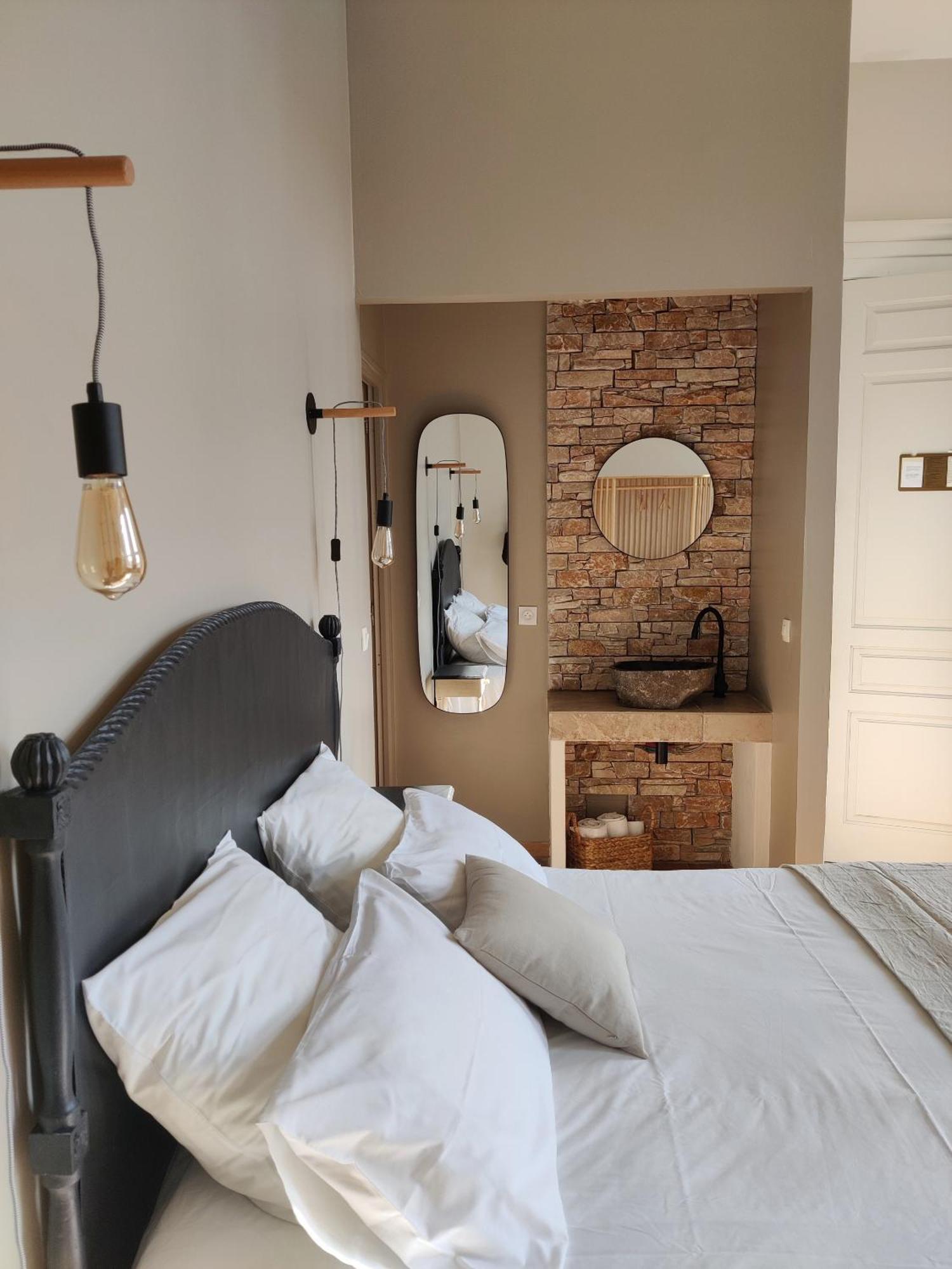 Chambres D'Hotes - Bed And Breakfast Les Palmiers Meze Bagian luar foto