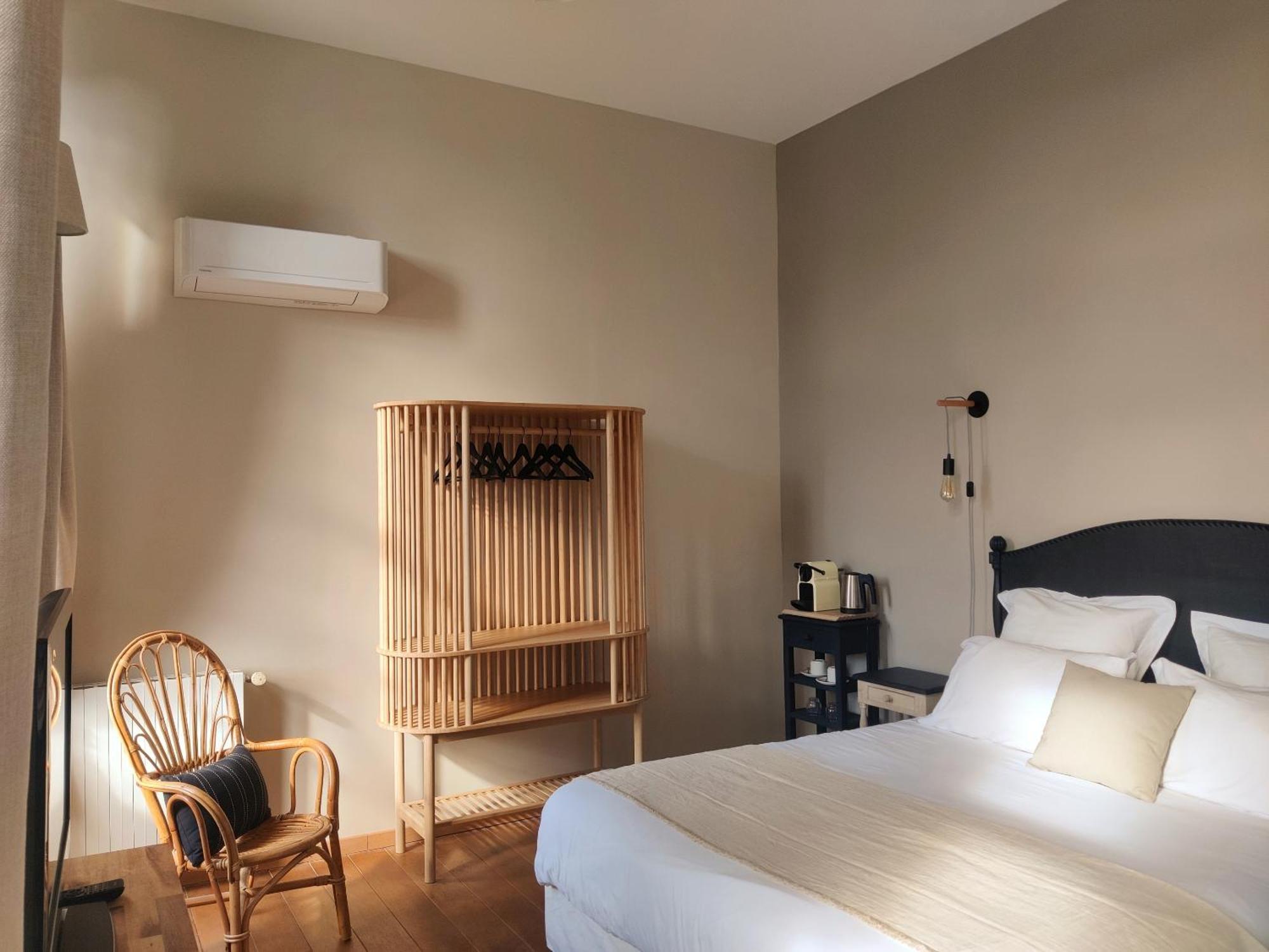 Chambres D'Hotes - Bed And Breakfast Les Palmiers Meze Bagian luar foto