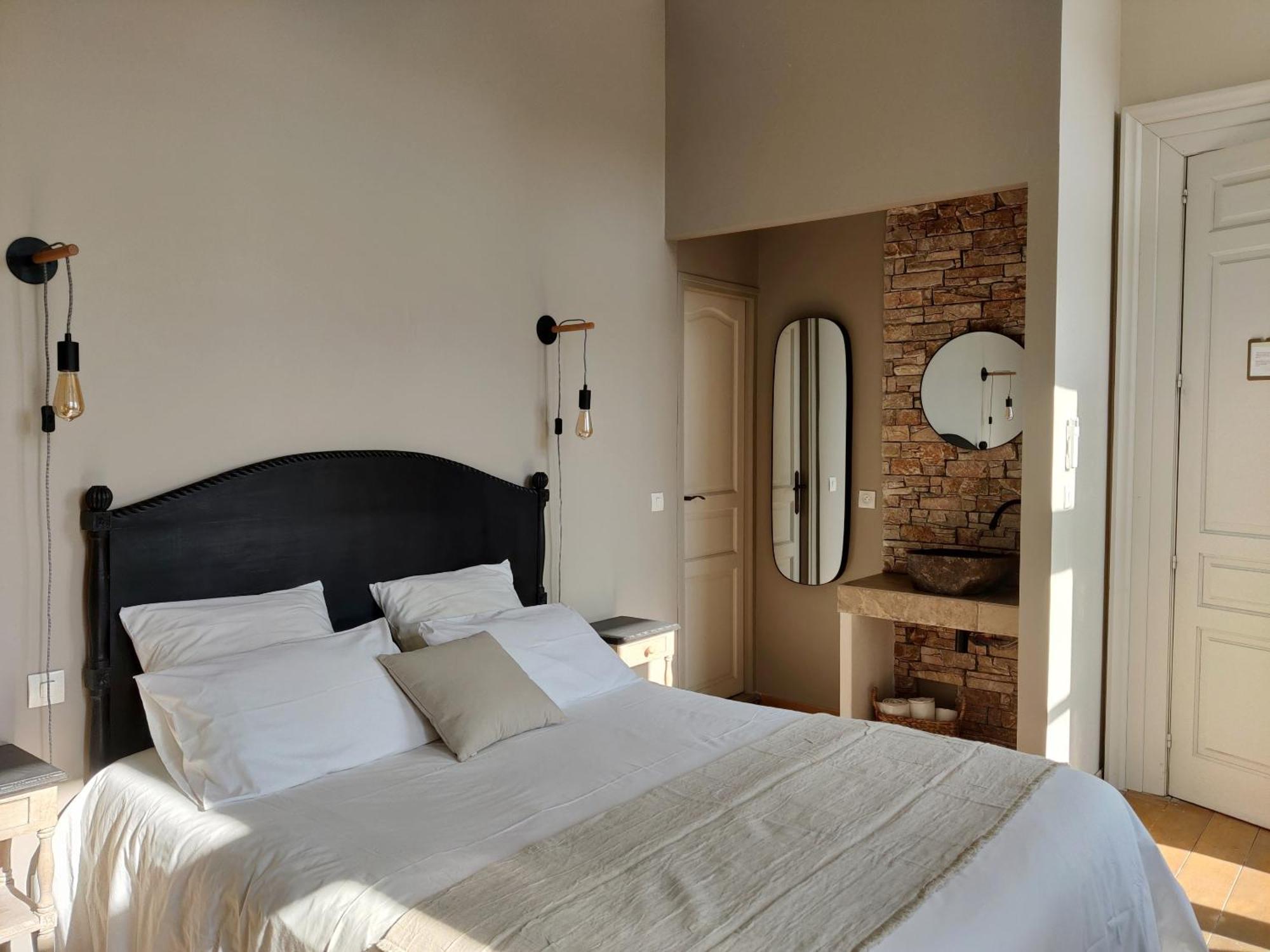 Chambres D'Hotes - Bed And Breakfast Les Palmiers Meze Ruang foto